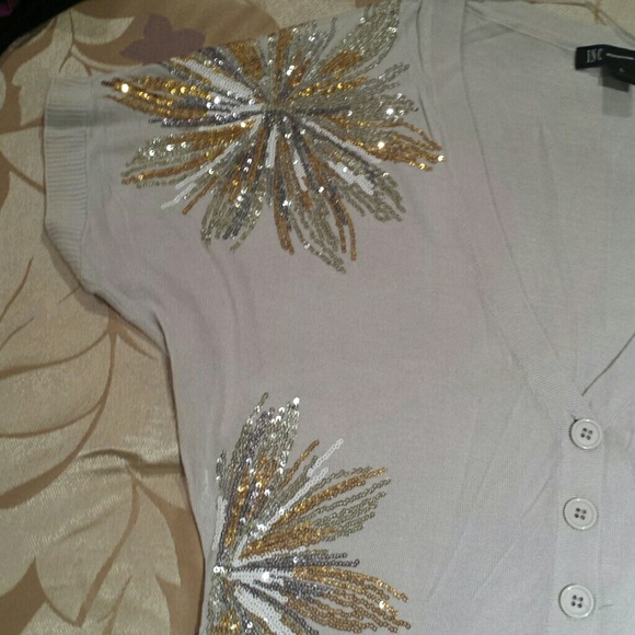 Beautiful sequin top. - Picture 4 of 4